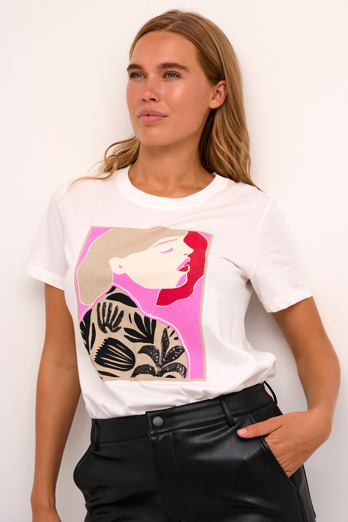 Kaffe Kacameron White T-Shirt with Pink/Red Lady, 10508225