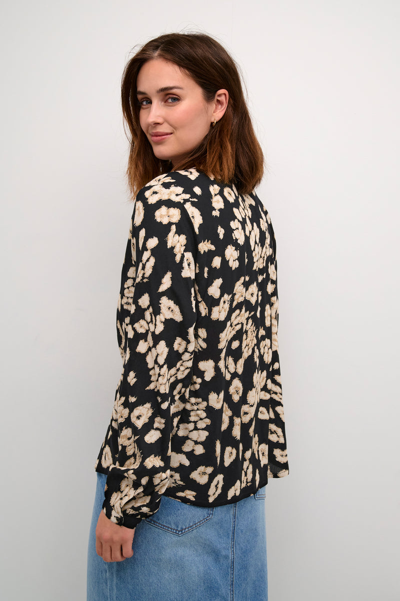 Kaffe Kabeathe Black/Sand Leopard Printed V-Neck Blouse, 10508895