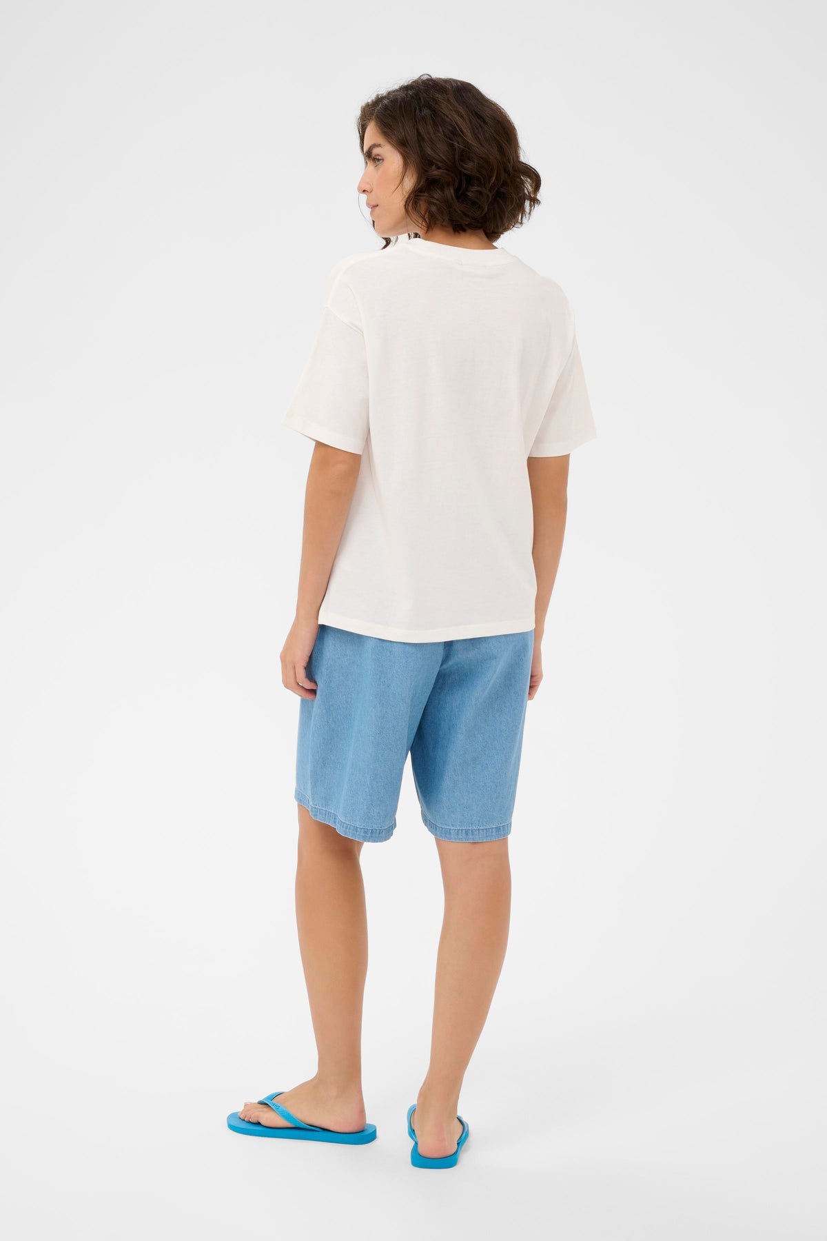 Kaffe Kakelly Chalk Oversized 'Love comes in Waves' Logo T-Shirt, 10511577