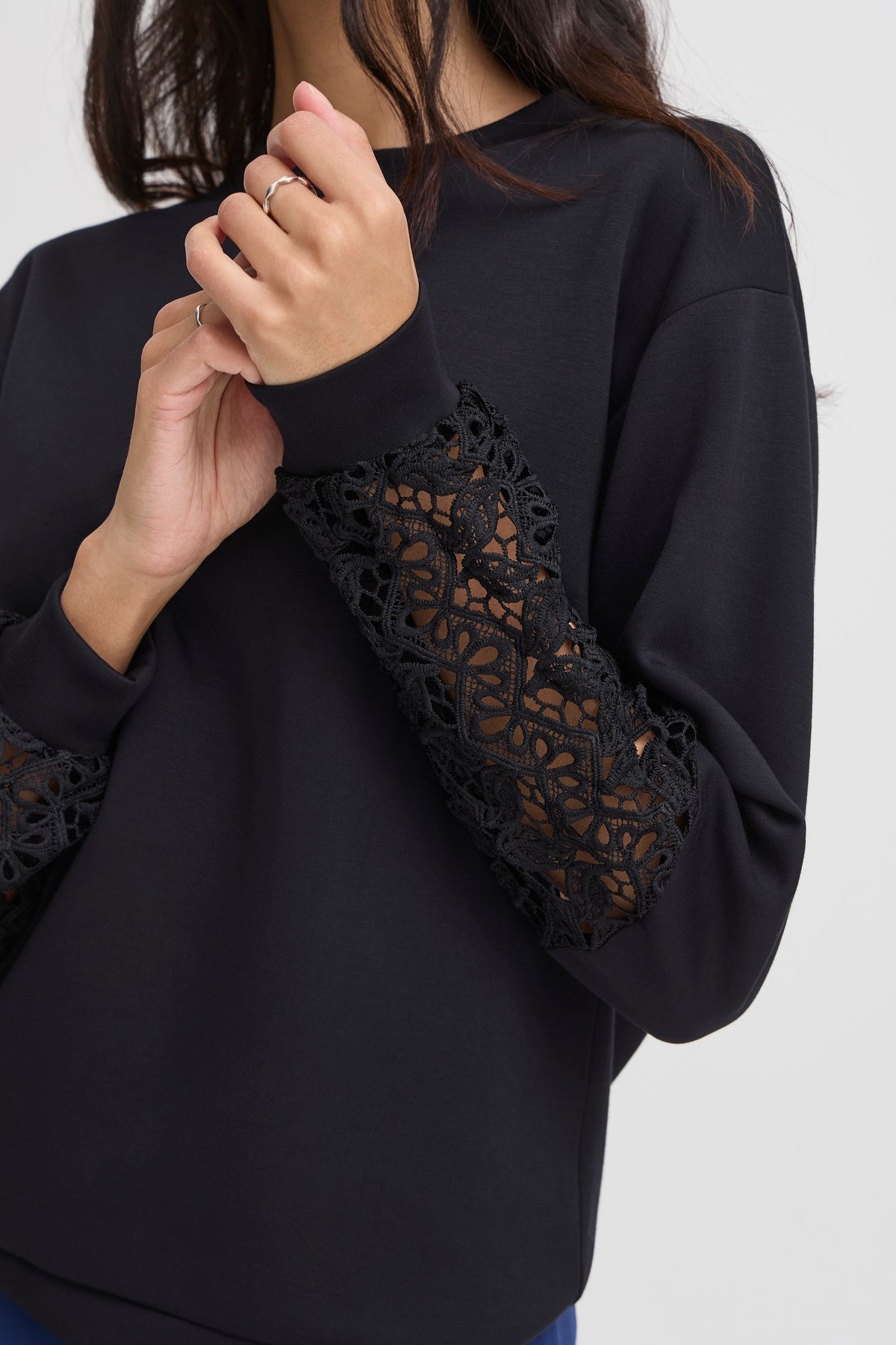 B.Young ByPusti Black Modal Sweatshirt with Lace Sleeves, 20816659