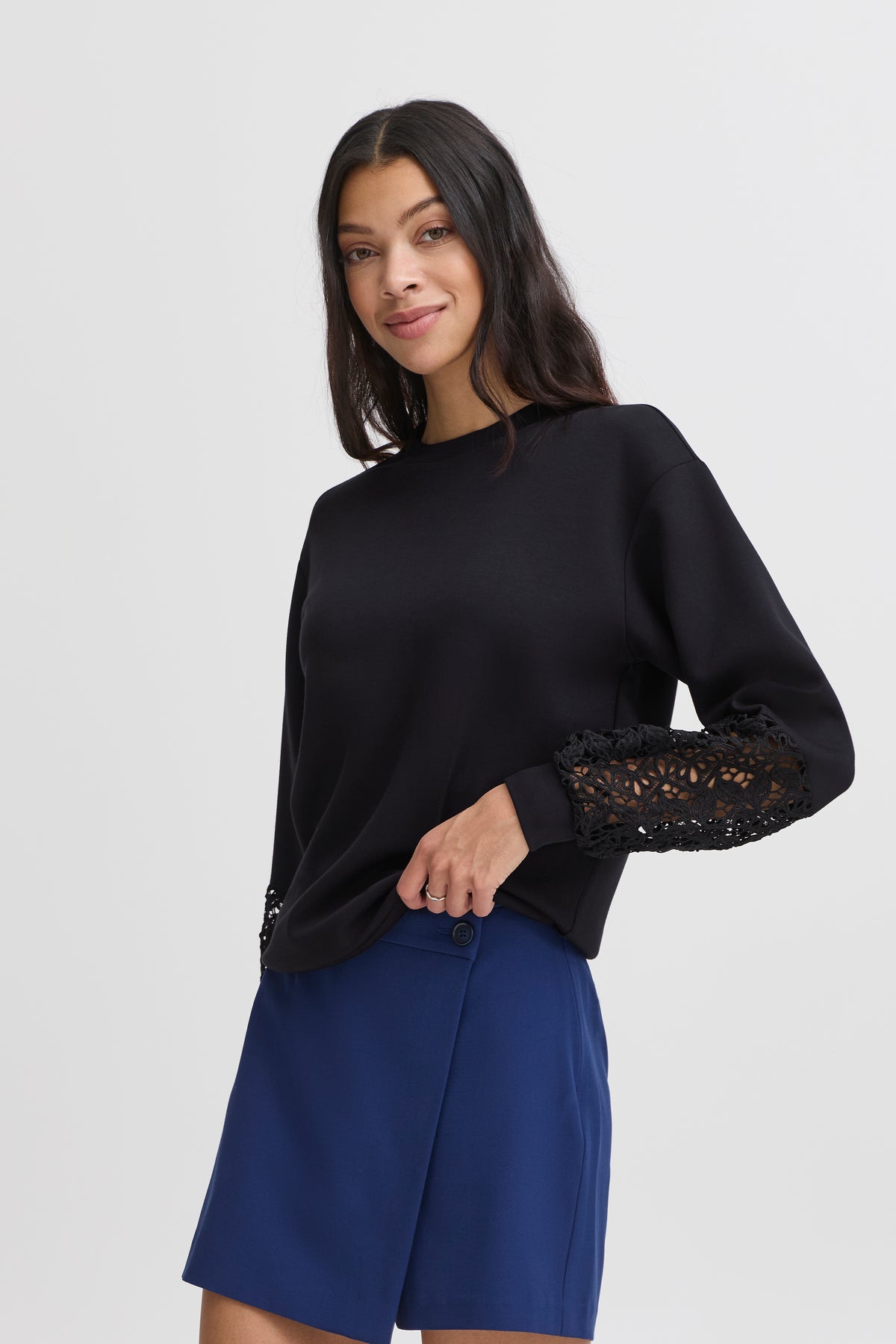 B.Young ByPusti Black Modal Sweatshirt with Lace Sleeves, 20816659