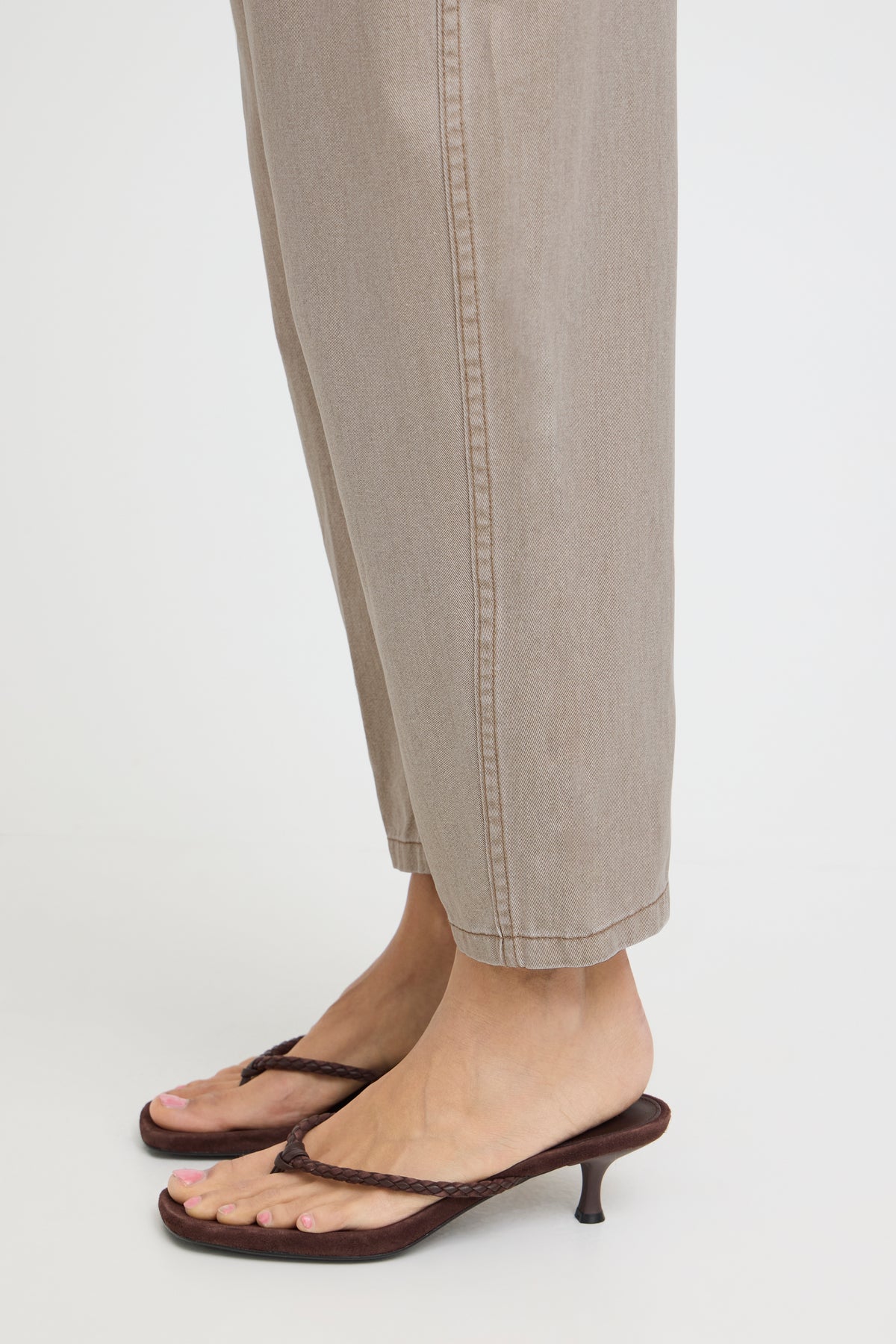 B.Young ByLupina Nomad Beige Barrel Leg Jeans