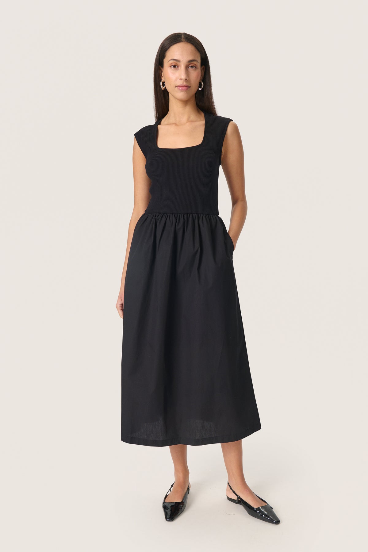 Soaked in Luxury SLSimone Phoebe Black Dress with Square Neckline, 30407490