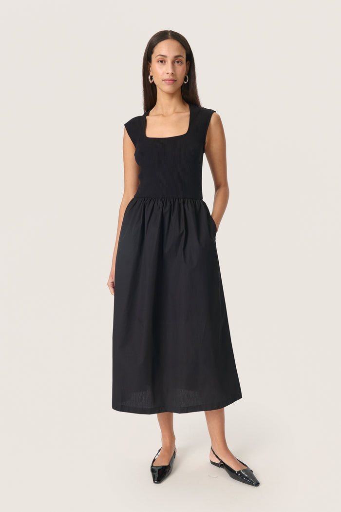 Soaked in Luxury SLSimone Phoebe Black Dress with Square Neckline, 30407490