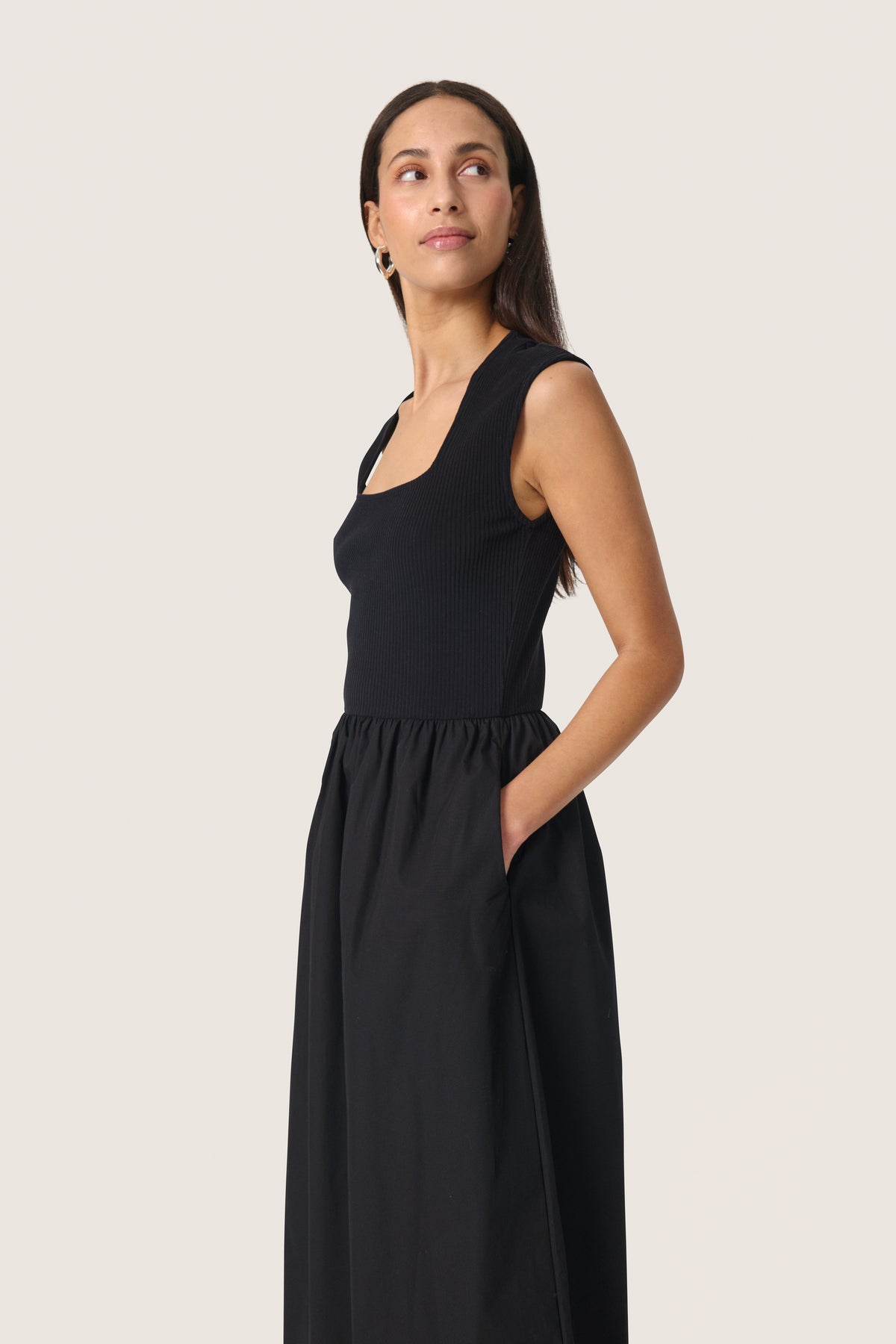 Soaked in Luxury SLSimone Phoebe Black Dress with Square Neckline, 30407490