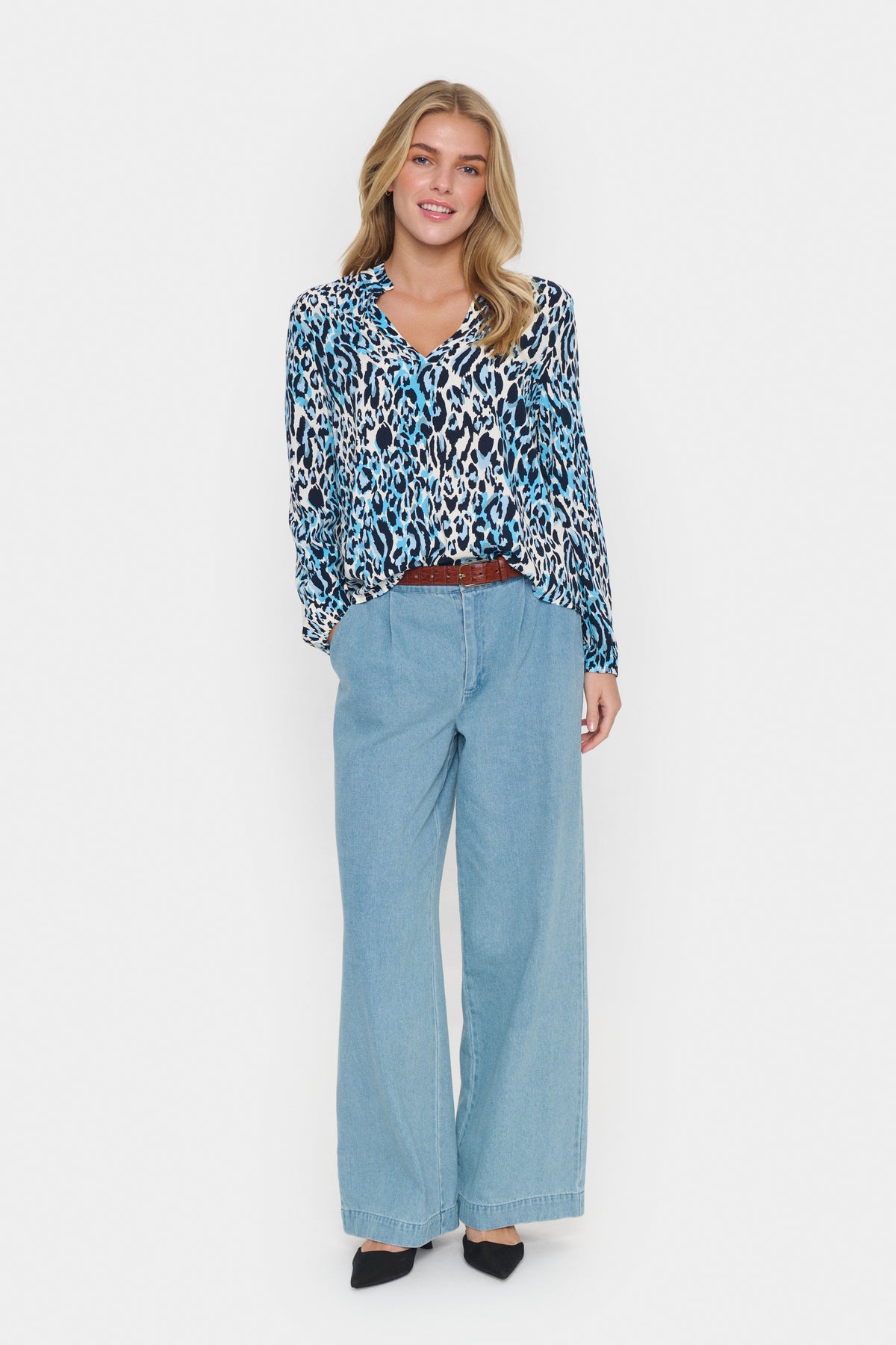 Saint Tropez Eda Baby's Breath Blue Leopard Print Blouse, 30513523