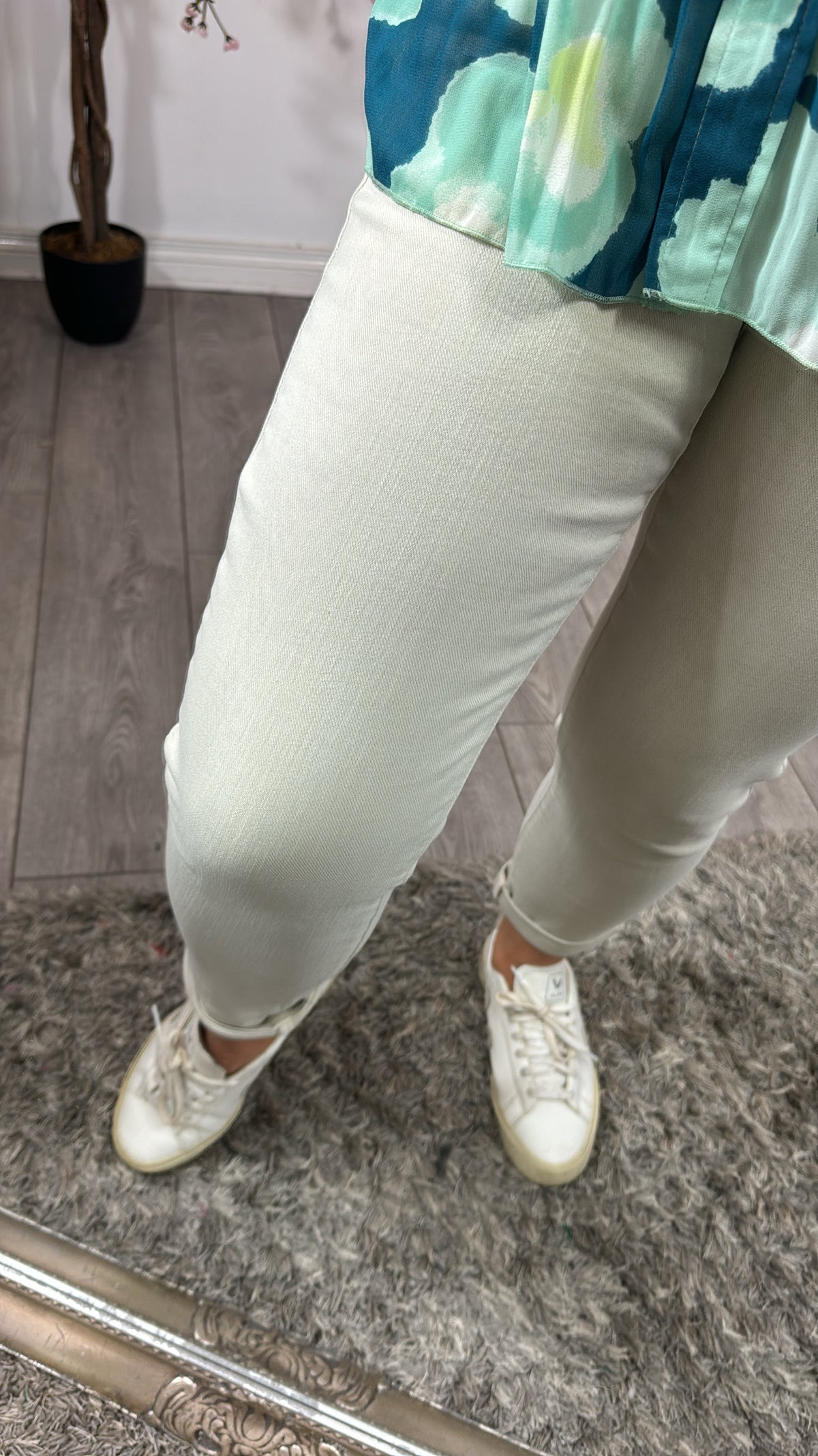 Toxik Highwaisted Boyfriend Stone Beige Cropped Jeans