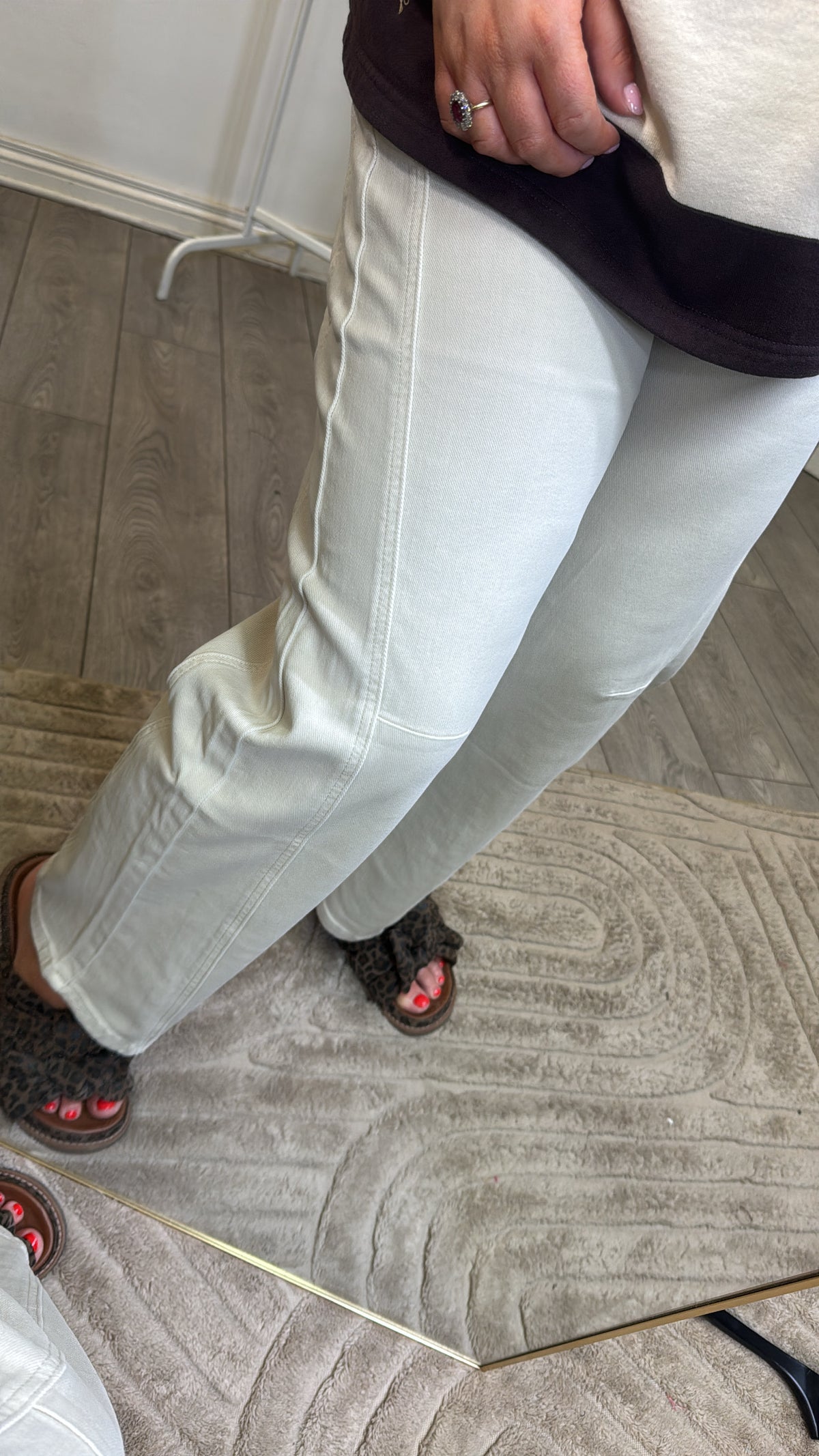 Toxik Highwaisted Barrel Leg Stone Beige Jeans