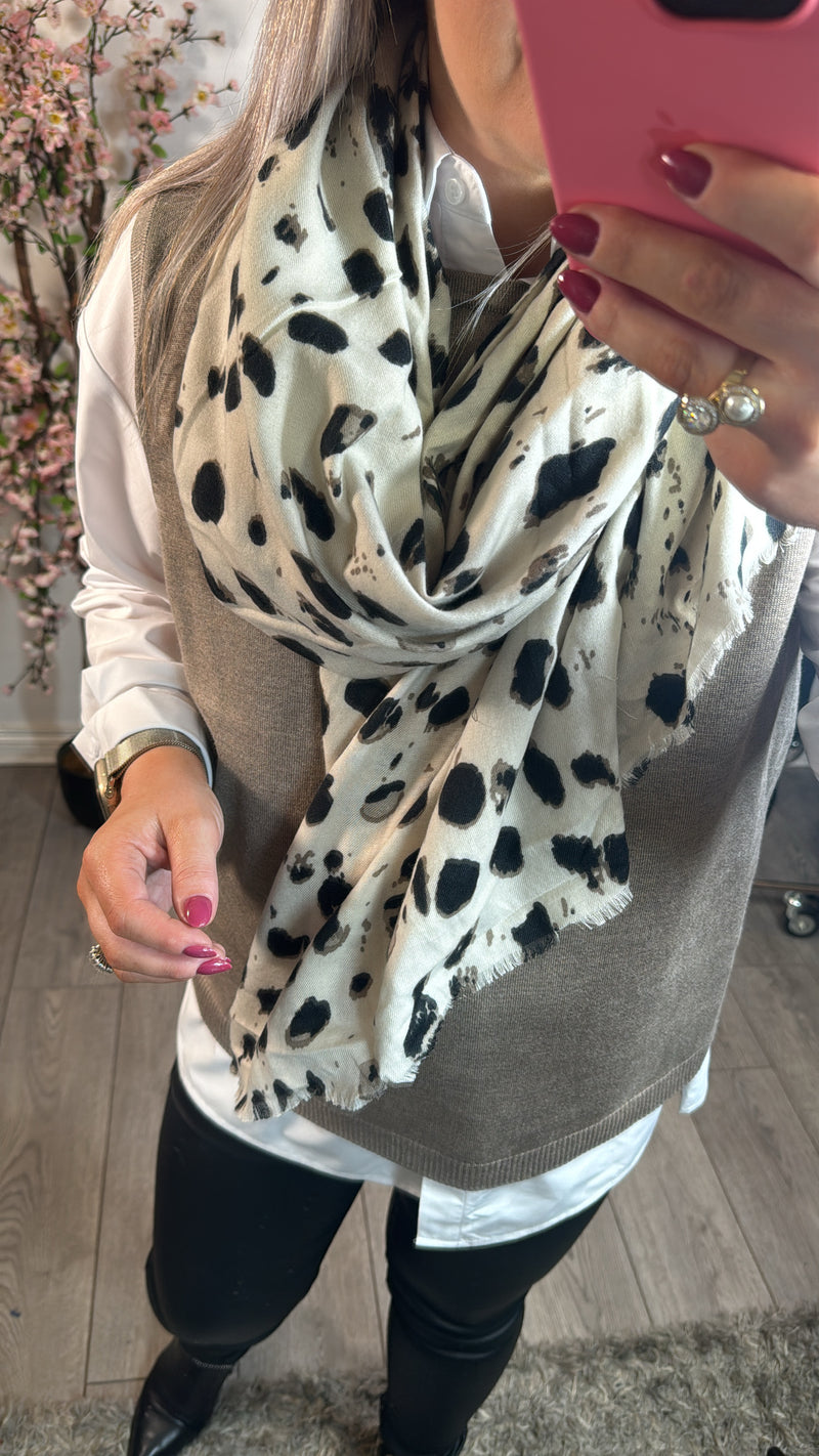 Ruby 67 Mia Cream Leopard Print Scarf