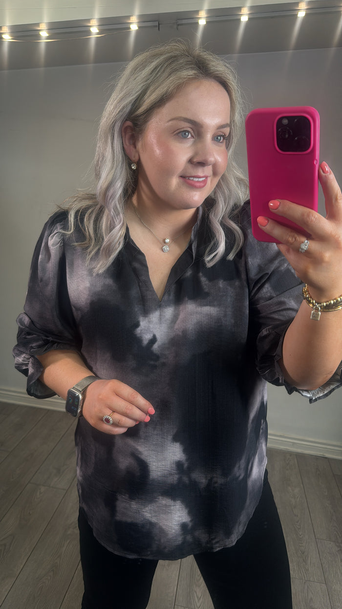 Fransa FrLainey Pumice Grey/Black Abstract Printed V-Neck Top
