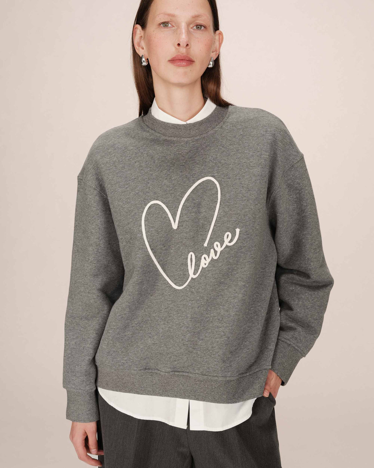 Grace & Mila Sharly Anthracite Grey Oversized Cream Embroidered Sweatshirt