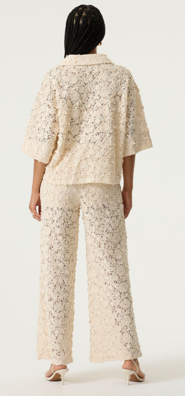 Garcia Cream Lace Embroidered V-Neck Oversized Blouse , Q260036