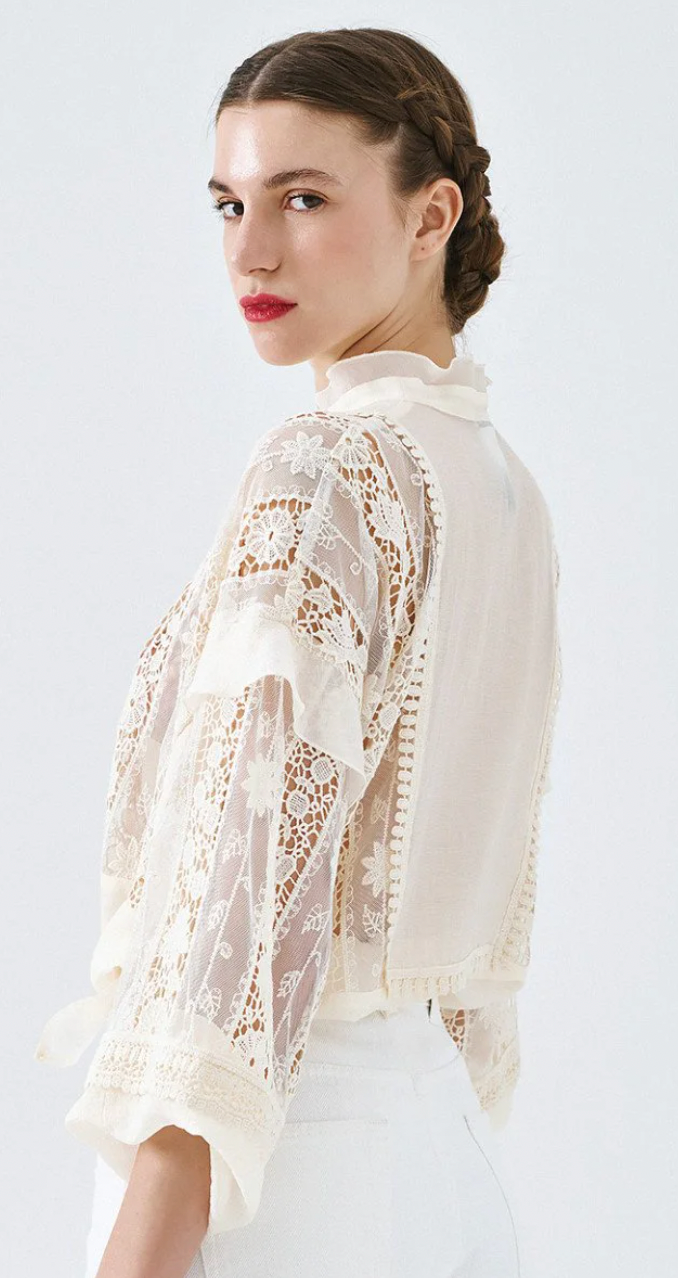 Access Fashion Vanilla Blouse with Lace Details, 63-2087