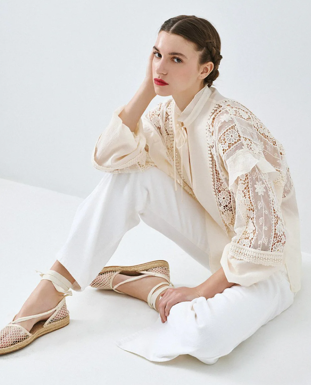 Access Fashion Vanilla Blouse with Lace Details, 63-2087