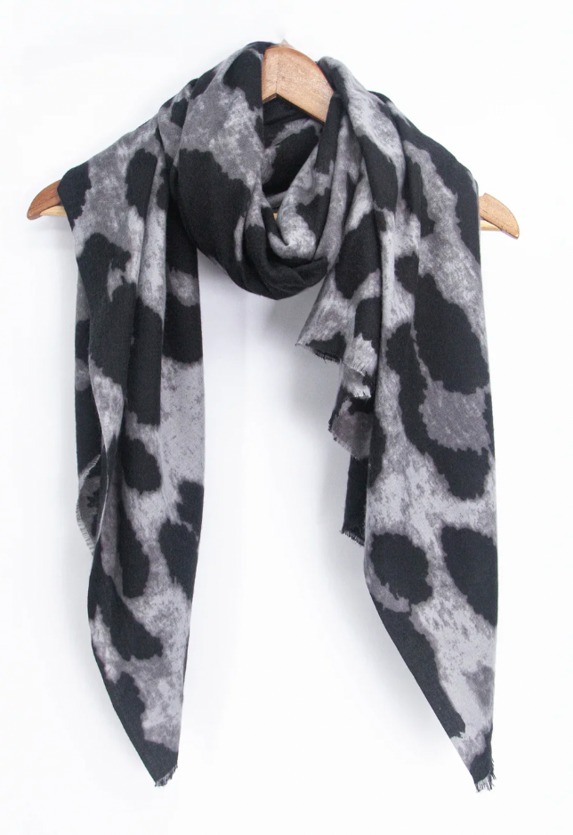 Ruby 67 Eryn Grey Leopard Print Supersoft Scarf