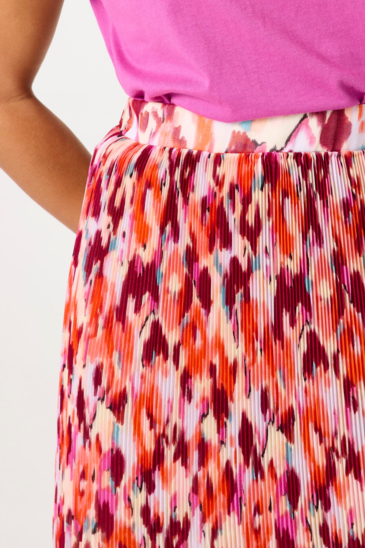 Garcia Tangerine Coral Abstract Plisse Skirt, C50320