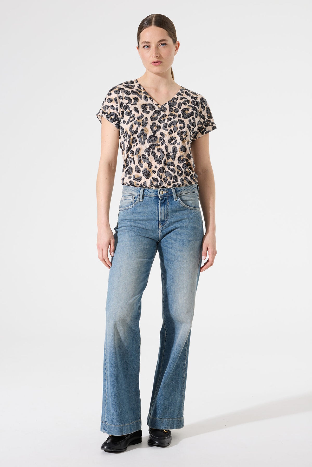 Garcia Ultimate V-Neck Beige Leopard T-Shirt, H50002